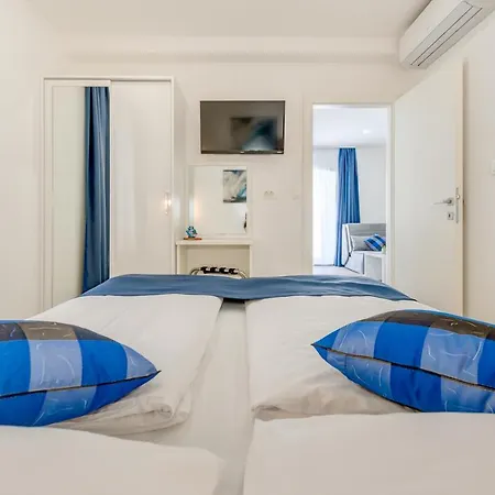 Tudor 2 Apartment Hvar Town