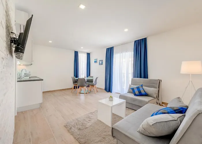 Tudor 2 Апартаменты *