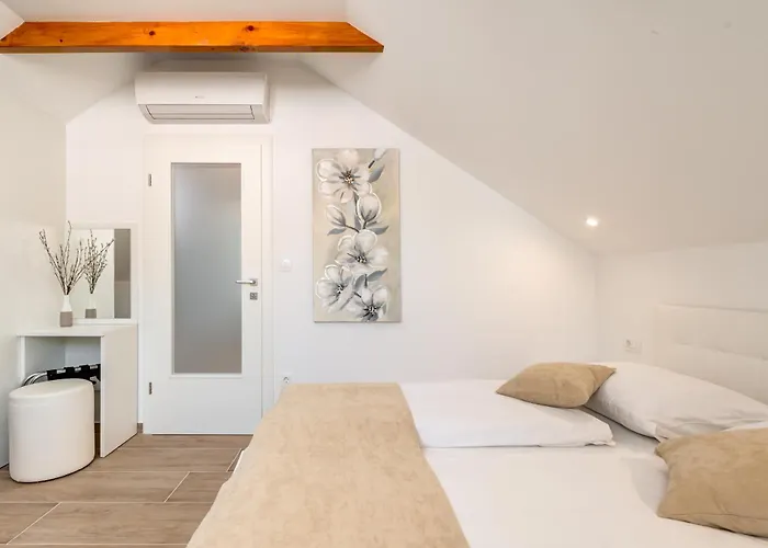 Апартаменты Tudor 2 *