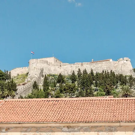 Tudor 2 Daire Hvar Town