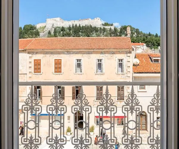 Tudor 2 Διαμέρισμα *