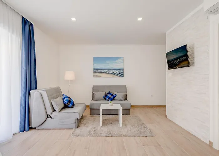 Διαμέρισμα Tudor 2 Χβαρ