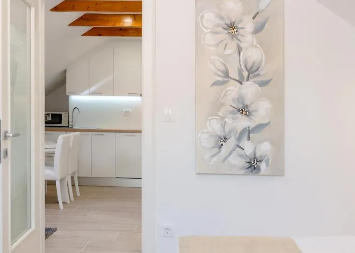 Tudor 2 Διαμέρισμα *