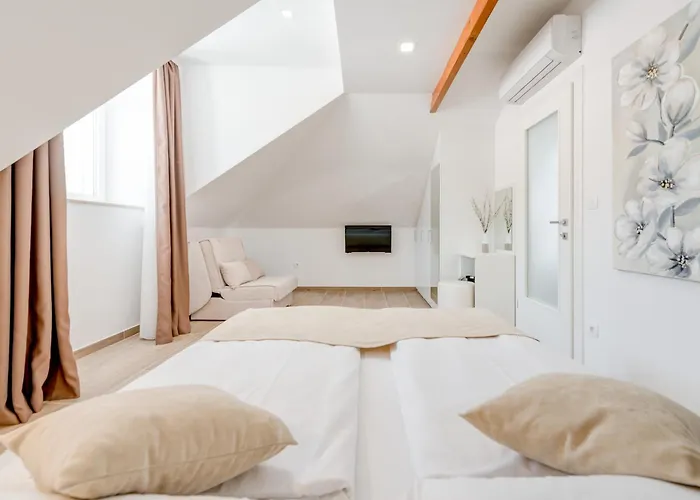 Tudor 2 Διαμέρισμα Χβαρ