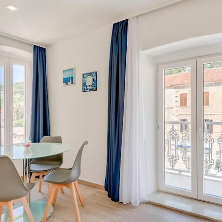 Tudor 2 Apartamento Hvar Town