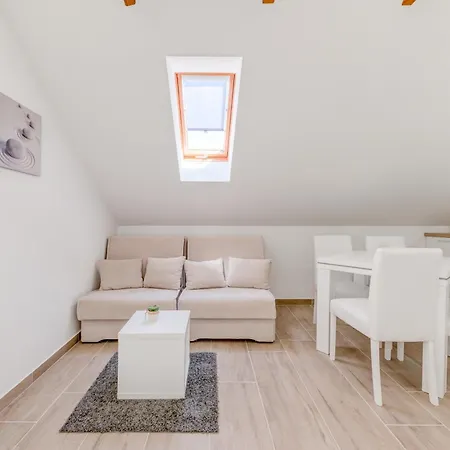 Apartamento Tudor 2 *